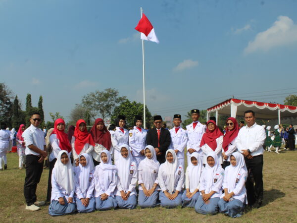 Upacara HUT RI Ke-80 di Lapangan Lumbung Rejo